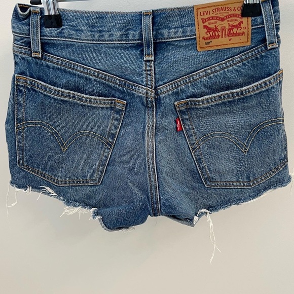 Levi’s shorts size 24 - Picture 2 of 3